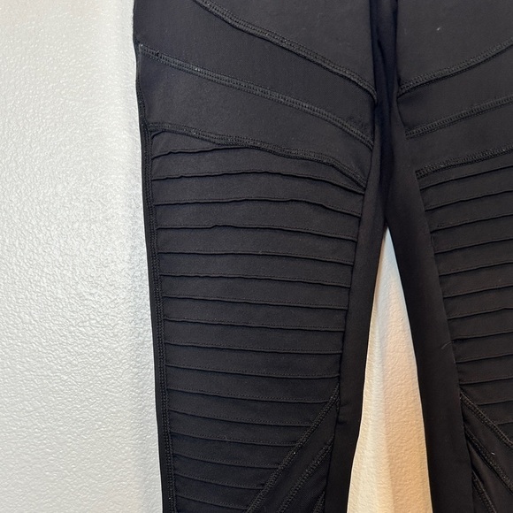 Aerie Women’s Sz Small Black Leggings Moto Mesh Ankle Skinny Athletic Textured - Picture 3 of 5